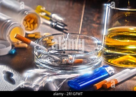 Les substances addictives, y compris l'alcool, les cigarettes et les drogues Banque D'Images