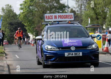 Leeds, Royaume-Uni. 14th mai 2023. Coureurs participant à la course Rob Burrow Leeds Marathon et demi-marathon sur Otley Road, Adel, au point de 6 miles. Le marathon Run for Rob Run for All a attiré plus de 10 000 coureurs participant en l'honneur du joueur de Leeds Rhinos RUB Burrow qui a été diagnostiqué avec la maladie Motor-Neurone (MND). Crédit: Bradley Taylor crédit: ImageryBT/Alay Live News Banque D'Images