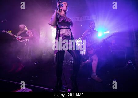 Femme de rêve se présentant à la chaire Rockin à Wrexham dans le cadre du festival Focus Wales 2023 le 6th mai 2023. Banque D'Images