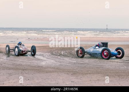 Belly Tank Hotrods course à la course de plage de mille Margate 2023 Banque D'Images