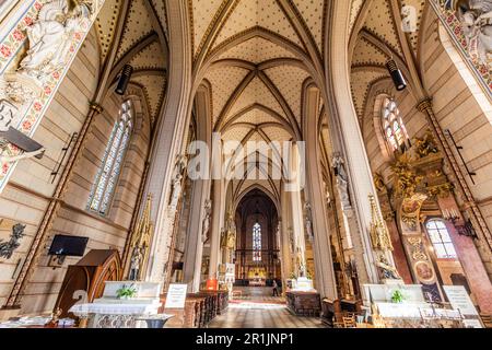 OLOMOUC, TCHÉQUIE - 10 SEPTEMBRE 2021 : intérieur de la cathédrale Saint-Venceslas à Olomouc, République tchèque Banque D'Images