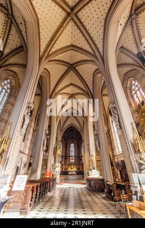 OLOMOUC, TCHÉQUIE - 10 SEPTEMBRE 2021 : intérieur de la cathédrale Saint-Venceslas à Olomouc, République tchèque Banque D'Images