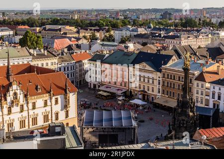 OLOMOUC, TCHÉQUIE - 10 SEPTEMBRE 2021 : vue aérienne de la place Horni namesti à Olomouc, République Tchèque Banque D'Images
