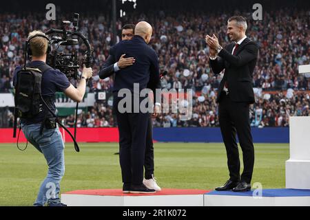 ROTTERDAM - (LR) Giovanni van Bronckhorst, entraîneur de Feyenoord Arne Slot, Robin van Persie pendant le match de première ligue hollandais entre Feyenoord et aller de l'avant Eagles au stade de Feyenoord de Kuip on 14 mai 2023 à Rotterdam, pays-Bas. ANP MAURICE VAN STONE Banque D'Images