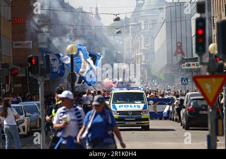 Linköping, Suède. 14th, mai 2023. Les fans de Norrköping avant le match de football de dimanche dans l'OBOS Damaltsvenskan entre Linköping FC-IFK Norrköping au stade Bilbörsen, Linköping, Suède. Crédit : Jeppe Gustafsson/Alay Live News Banque D'Images