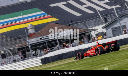 Indianapolis, INDIANA, États-Unis. 13th mai 2023. Le pilote INDYCAR, BENJAMIN PEDERSEN (R) (55) de Copenhague, Danemark, participe aux tours du Grand Prix GMR au circuit automobile d'Indianapolis à Indianapolis IN. (Credit image: © Walter G. Arce Sr./ZUMA Press Wire) USAGE ÉDITORIAL SEULEMENT! Non destiné À un usage commercial ! Banque D'Images