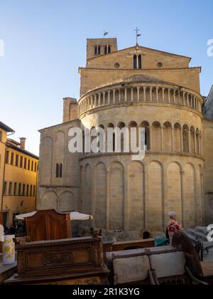 Colunade abside extérieur de Arezzo Chiesa di Santa Maria della Pieve Banque D'Images