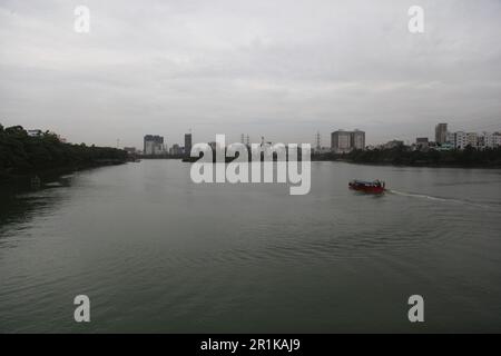 Coyclone Mocha 14may2023 Dhaka Bangladesh, le ciel de la capitale a été couvert en raison de l'impact du cyclone Mocha. C'est la vue du matin de Hati Banque D'Images