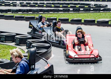 Tennessee Smoky Mountains Foothills, Sevier County, Sevierville, NASCAR Speedpark, voitures de course miniatures de conduite, sports nautiques, restaurants, fami Banque D'Images