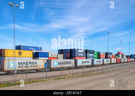 Terminal à conteneurs avec wagons de chemin de fer Banque D'Images