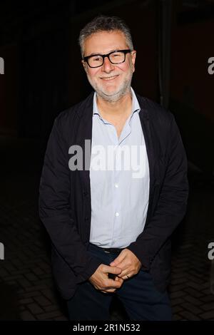 Milan, Italie. 15th mai 2023. Fabio Fazio est vu à l'extérieur des studios de télévision de Che Tempo Che Fa le jour de l'annonce du passage à la chaîne Nove de la découverte après 39 ans à Rai sur 15 mai 2023 à Milan, Italie (photo par Alessandro Bremec/NurPhoto) crédit: NurPhoto SRL/Alamy Live News Banque D'Images
