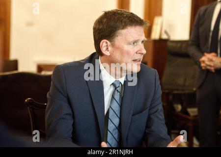 Nicosie, Nicosie, Chypre. 15th mai 2023. COLIN STEWART est vu pendant la réunion. Chypre le Président M. NICOS CHRISTODOULIDES reçoit le Représentant spécial du Secrétaire général de l'ONU à Chypre, M. COLIN STEWART, au Palais présidentiel. (Credit image: © Kostas Pikoulas/ZUMA Press Wire) USAGE ÉDITORIAL SEULEMENT! Non destiné À un usage commercial ! Crédit : ZUMA Press, Inc./Alay Live News Banque D'Images