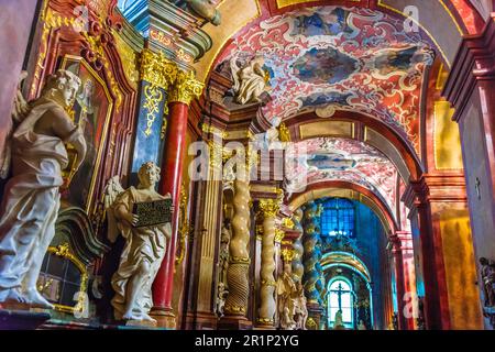 POZNAN, POL - NOV 27, 2018 : Intérieur de Fara, Basilique Sainte-Marie à Poznan, Pologne Banque D'Images