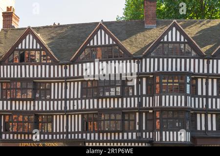 L'auberge de agrafes, un bâtiment Tudor, une partie du quartier médiéval de Londres qui a survécu au grand feu de Londres Banque D'Images