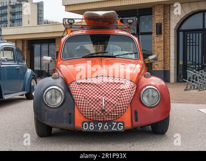Scheveningen, pays-Bas, 14.05.2023 ans, Vintage a personnalisé Volkswagen Beetle de 1973 au salon automobile classique d'Aircooler Banque D'Images