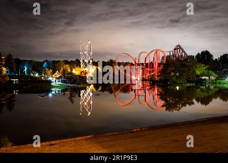 Montagnes russes du Parc Astérix, parc à thème près de Paris en France. Banque D'Images
