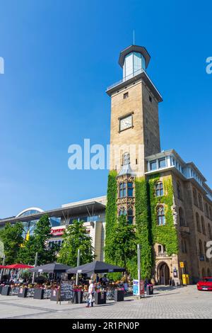 Hagen, tour de l'hôtel de ville, galerie marchande Volme, restaurant en plein air à Ruhrgebiet, Rhénanie-du-Nord-Westphalie, Allemagne Banque D'Images