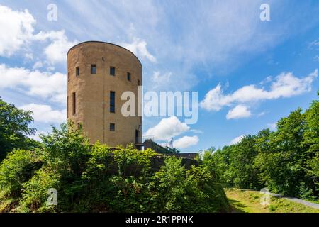 Hilchenbach, Château de Ginsburg à Rothaargebirge (montagnes de Rothaar) à Siegen-Wittgenstein, Rhénanie-du-Nord-Westphalie, Allemagne Banque D'Images