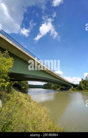 Allemagne, Bavière, haute-Bavière, Altötting district, Neuötting, Autoroute A94, pont au-dessus de l'auberge, 470m Banque D'Images