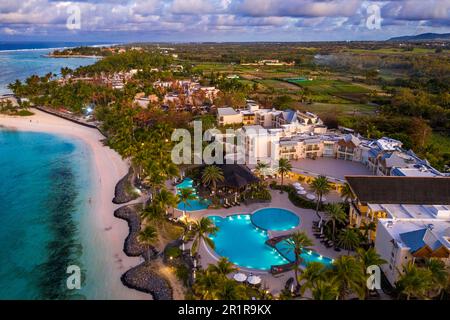 Vue aérienne de la Résidence de luxe cinq étoiles hôtel à Belle Mare plage, quatre cocos, Flacq, île Maurice. Banque D'Images