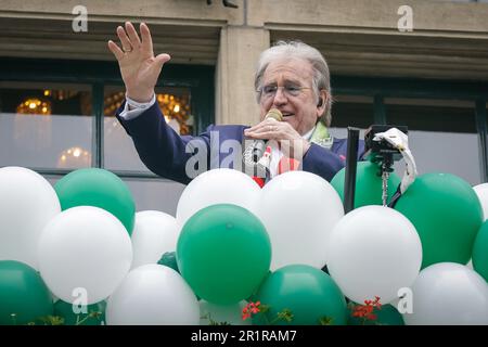 Rotterdam, pays-Bas. 15th mai 2023. ROTTERDAM, PAYS-BAS - 15 MAI : la chanteuse Lee Towers lors d'un événement de célébration au Coolsingel sur 15 mai 2023 à Rotterdam, pays-Bas, pour célébrer le championnat de Feyenoord après avoir remporté le titre Eredivisie 2022-2023. (Photo de Broer van den Boom/Orange Pictures) Credit: Orange pics BV/Alay Live News Banque D'Images