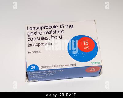 Photo d'une boîte de Lansoprazole 15mg comprimés. Lansoprazole réduit la quantité d'acide que votre estomac fait. Il est utilisé pour l'indigestion, les brûlures d'estomac. Banque D'Images