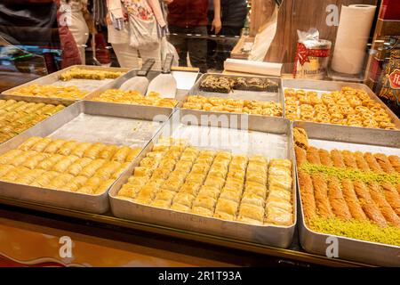 Pistache de style turc pistache baklava bazar aux épices Istanbul Banque D'Images