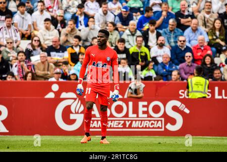 ALBACETE, ESPAGNE - MAI 14: Jesus Owono de Deportivo Alaves se concentre pendant le match entre le vrai Albacete Balompie et le Deportivo Alaves de la Liga Smartbank sur 14 mai 2023 à l'Estadio Carlos Belmonte à Albacete, Espagne. (Photo de Samuel Carreño/ Credit: PX Images/Alamy Live News Banque D'Images