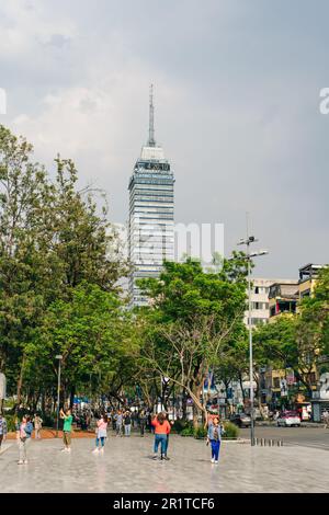 Juarez Avenue près du parc central d'Alameda et de Torra Latina, mexico - mai 2023. Photo de haute qualité Banque D'Images