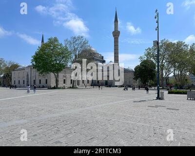 Vue sur la mosquée Beyazit à Istanbul. Mosquée Beyazit 16th siècle mosquée impériale ottomane vue de la place Beyazit ou de la place de la liberté Banque D'Images