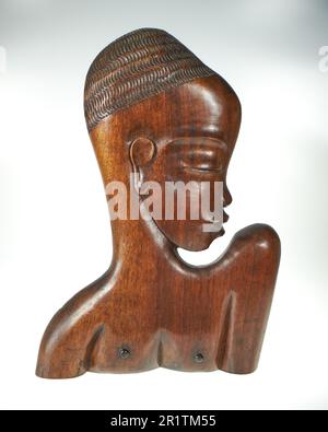 Vintage 1930s Art Deco sculpté bustes africains en bois à la manière de Hagenauer Banque D'Images