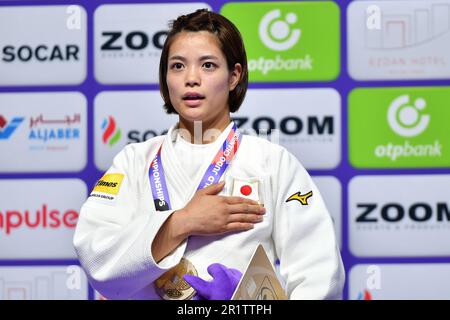 Doha, Qatar, 8 mai 2023. Uta Abe du Japon posant sur le podium avec la médaille d'or lors de la cérémonie de remise des médailles des femmes -52kg pendant les Championnats du monde de judo 2023 - jour 2 à Doha, Qatar. 8 mai 2023. Crédit : Nikola Krstic/Alay Banque D'Images