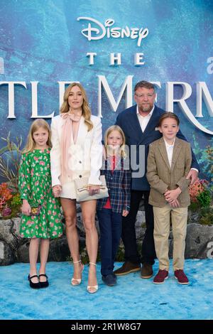 Londres, Royaume-Uni . 15 mai 2023 . (G-D) Rivka Ritchie, Jacqui Ainsley, Levi Ritchie, Guy Ritchie et Rafael Ritchie en photo à la première britannique de la petite Sirène tenue à l'Odeon Luxe Leicester Square. Crédit : Alan D West/Alay Live News Banque D'Images