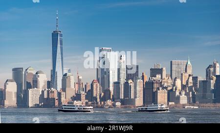 Vue du bas de Manhattan depuis Liberty Island, New York Banque D'Images