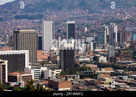 Medellin, Antioquia. Colombie - 26 janvier 2023. La qualité de l'air et le bruit ont été l'un des problèmes les plus continus de la ville Banque D'Images