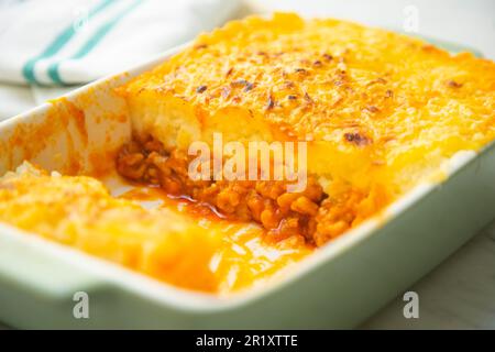 Pain de viande avec gratin de pommes de terre et fromage. Banque D'Images