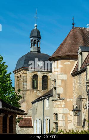 Vezelay a marqué les plus Beaux villages de France. . Clocher de l'ancienne église Saint-Pierre. Département Yonne. Bourgogne Franche Comte. France Banque D'Images