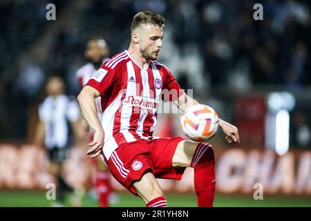 14 mai 2023, Thessalonique, Grèce: Le joueur de l'Olympiacos Oleg Reabciuk en action lors d'un match de football entre le POK FC et le Olympiacos FC. (Credit image: © Giannis Papanikos/ZUMA Press Wire) USAGE ÉDITORIAL SEULEMENT! Non destiné À un usage commercial ! Banque D'Images