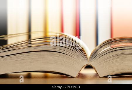 La composition avec des livres sur la table Banque D'Images