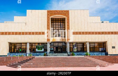 NUKUS, OUZBÉKISTAN - Mai 6, 2019 : Musée d'art d'état de la République du Karakalpakstan à Nukus (Ouzbékistan) Banque D'Images