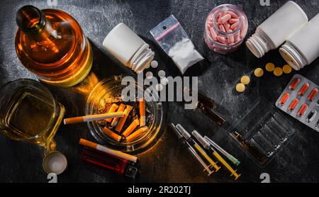 Les substances addictives, y compris l'alcool, les cigarettes et les drogues Banque D'Images