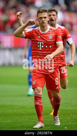 Célébration du but Joshua Kimmich FC Bayern Muenchen FCB (06) Thomas Mueller FC Bayern Muenchen FCB (25) Allianz Arena, Munich, Bavière, Allemagne Banque D'Images