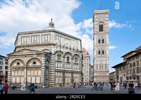 Baptistère et clocher du Duomo, Piazza San Giovanni, Florence, Toscane, Italie Banque D'Images