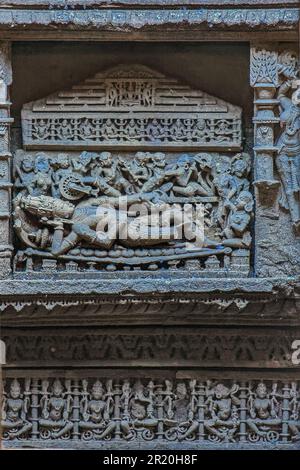 10 20 2007 Sheshashahi-Vishnu Rani ki vav STEP Well pierre sculptant Patan Gujarat Inde.Asie. Banque D'Images