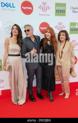 Londres, Royaume-Uni . 16 mai 2023 . George Clooney, Amal Clooney, Charlotte Tilbury et Baria Alamuddin photographiés aux prix The Prince's Trust et TKMaxx & HomeSense au Theatre Royal, Drury Lane. Crédit : Alan D West/Alay Live News Banque D'Images