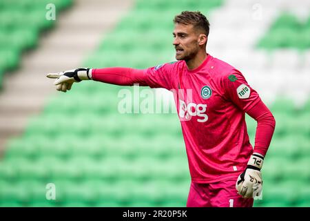 Groningen, pays-Bas. 16th mai 2023. GRONINGEN, PAYS-BAS - MAI 16: Peter Leeuwenburgh de FC Groningen gestes pendant le match Eredivisiie entre FC Groningen et Ajax à Euroborg sur 16 mai 2023 à Groningen, pays-Bas. Le match est une continuation du match abandonné sur 14 mai quand des bombes de fumée ont été lancées hors des stands et un ventilateur a envahi le terrain. (Photo de Patrick Goosen/Orange Pictures) Credit: Orange pics BV/Alay Live News Banque D'Images