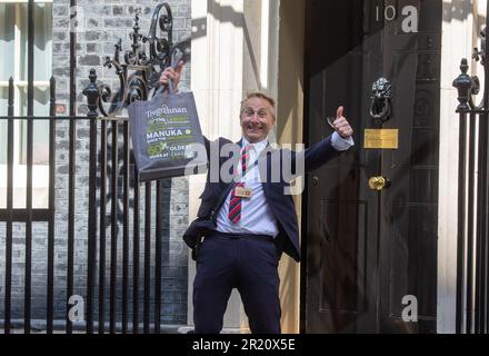 Londres, Angleterre, Royaume-Uni. 16th mai 2023. Le directeur général du trading de Tregothnan JONATHON JONES est vu à l'extérieur du 10 Downing Street après avoir assisté au Sommet de Farm to Fork au Royaume-Uni, réunissant des représentants de l'industrie alimentaire et agricole. (Credit image: © Tayfun Salci/ZUMA Press Wire) USAGE ÉDITORIAL SEULEMENT! Non destiné À un usage commercial ! Banque D'Images