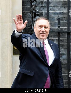 Photographie de Mike Pompeo, secrétaire d'État des États-Unis, arrivant au numéro 10 Downing Street, Londres. Banque D'Images