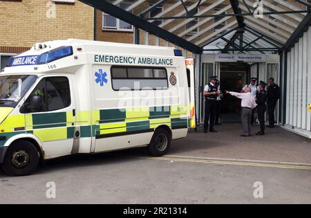 Photographie de l'hôpital de Broomfield près de Chelmsford, dans l'Essex, où des victimes de brûlures ont été portées à la suite de l'incident terroriste qui s'est produit le 7th juillet 2005. Les attentats à la bombe du 7th juillet 2005 à Londres, souvent appelés 7/7, ont été une série d'attentats-suicide terroristes islamistes coordonnés à Londres, en Angleterre, qui ont ciblé les navetteurs voyageant sur le système de transport public de la ville pendant la période de pointe du matin. Banque D'Images