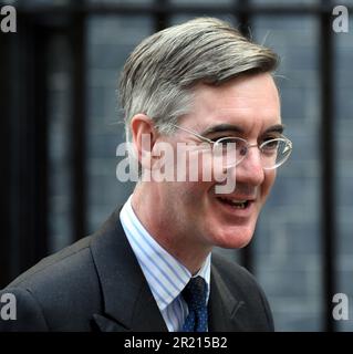 Jacob William Rees-Mogg (né le 24 mai 1969) est un homme politique britannique qui a été député du nord-est du Somerset depuis 2010. Aujourd'hui député de fond, il a été leader de la Chambre des communes et Lord Président du Conseil de 2019 à 2022, ministre d'État pour les possibilités de Brexit et l'efficacité gouvernementale de février à septembre 2022 et secrétaire d'État aux affaires, Stratégie énergétique et industrielle de septembre à octobre 2022. Un membre du Parti conservateur, Banque D'Images